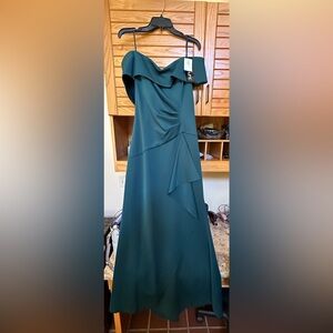 BEAUTIFUL Off The Shoulder Evening Gown. NEW WITH TAGS.